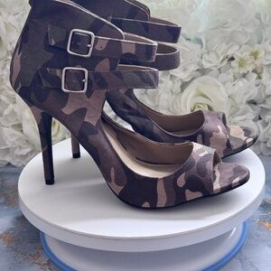 Camo heels size 11